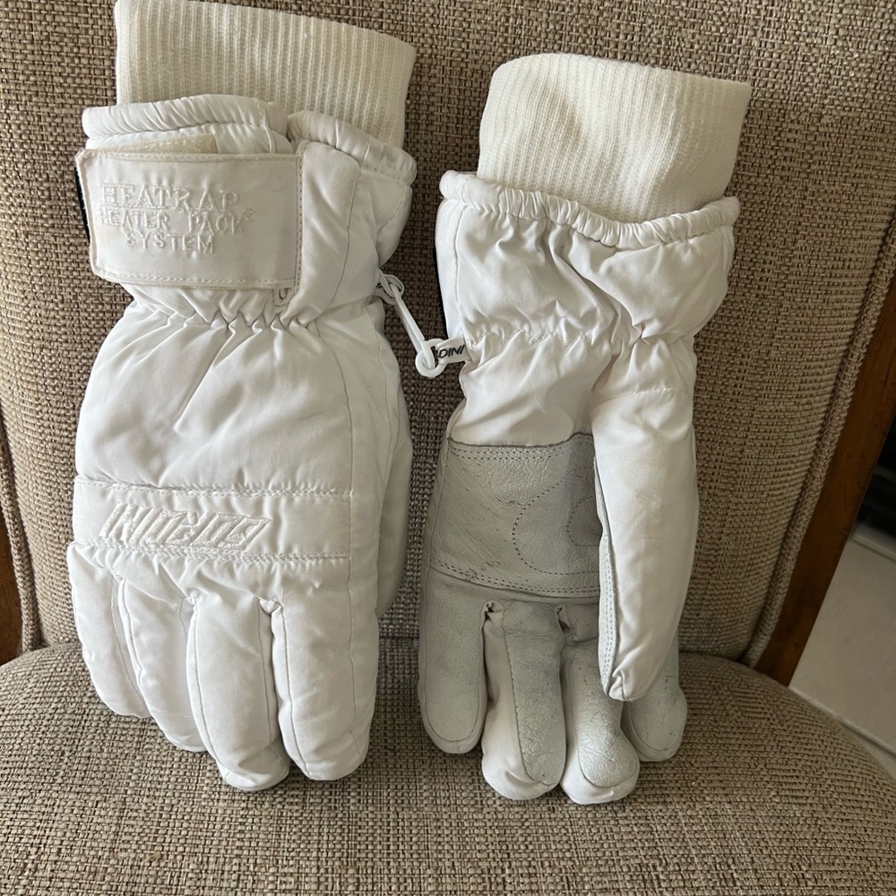 Ski Gloves, w/heatrap pockets for heat pads, Gordin, white, worn once